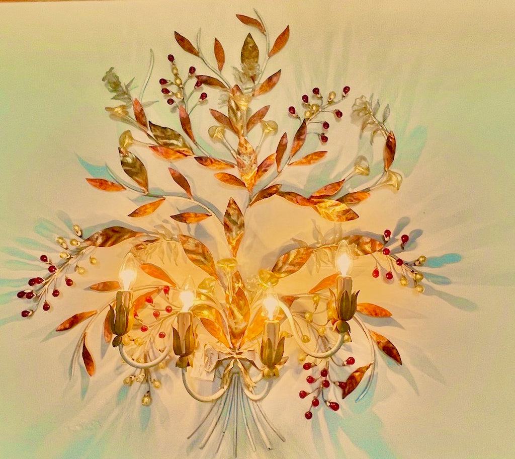 The classic appliques in Murano glass