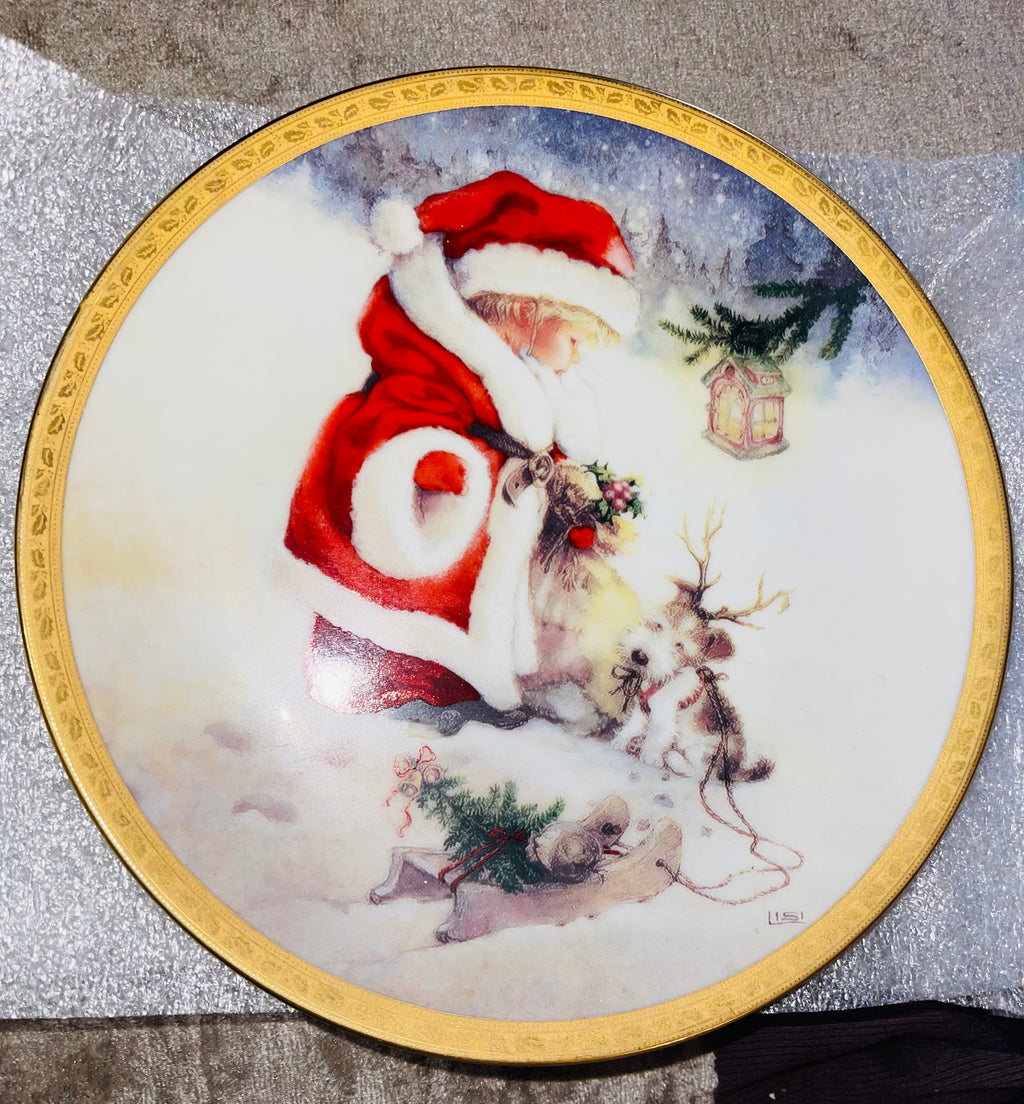 Santa's Littlest Reindeer Plate: 24K Gold Trim, Hamilton Collection